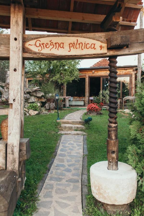 Gresna Pilnica Hotel Klenovnik Exterior photo